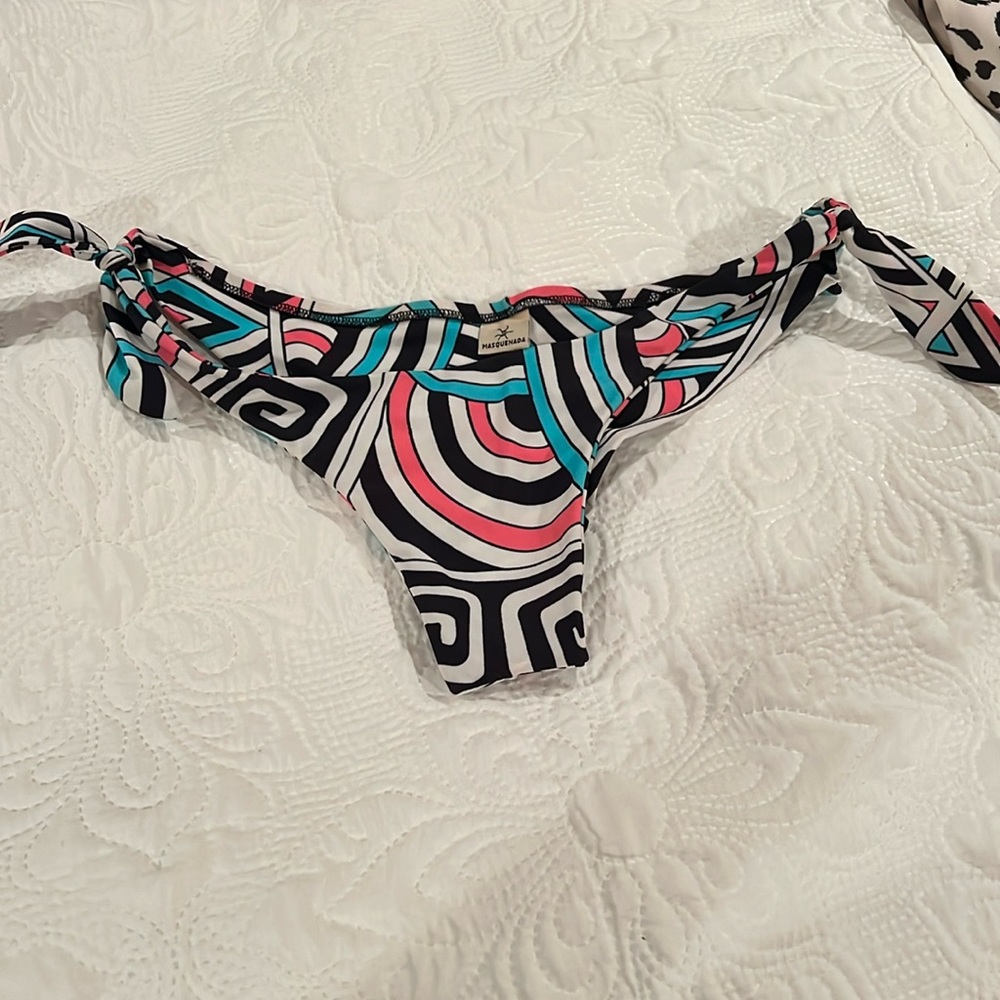Masquenada Size small bikini bottom